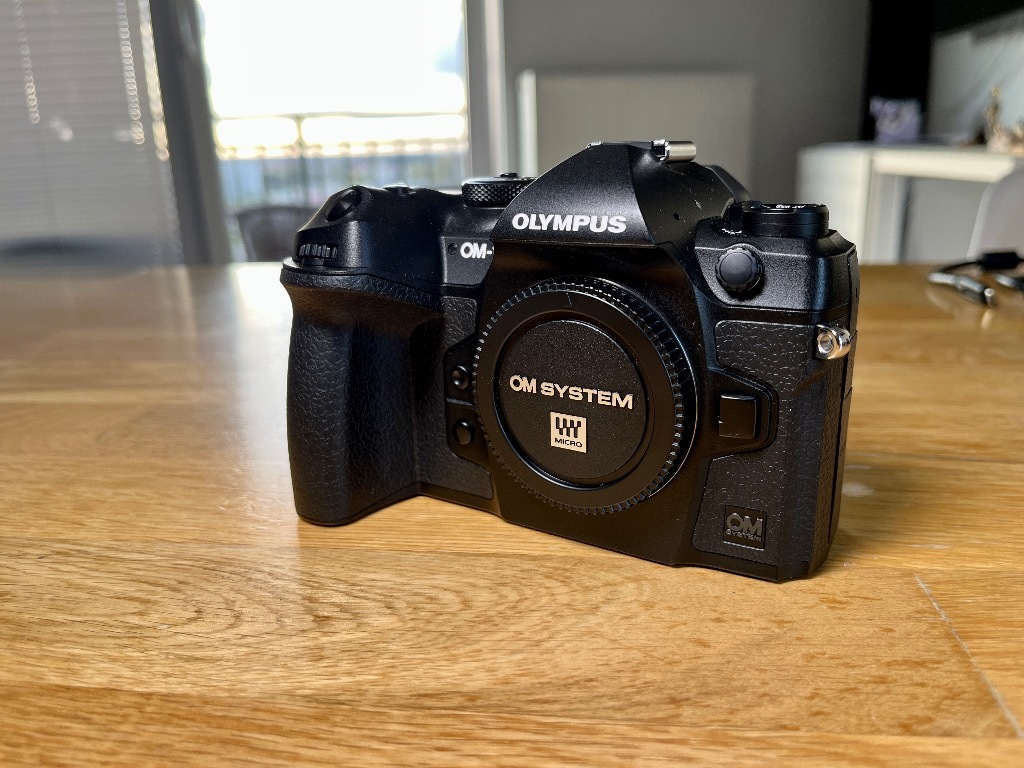 Aparat bezlusterkowy Olympus OM1 OM SYSTEM Olsztyn Kup teraz na