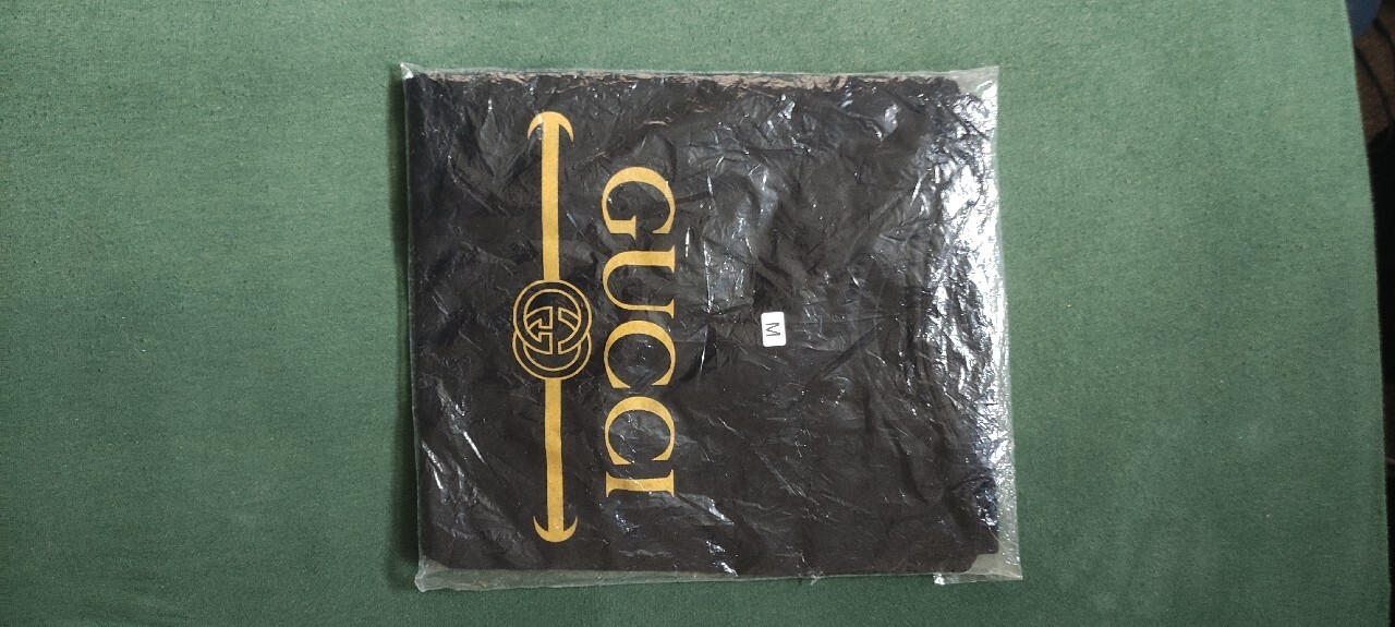 Gucci, tshirt damski, rozmiar M, czarna. Suków Kup teraz na Allegro Lokalnie