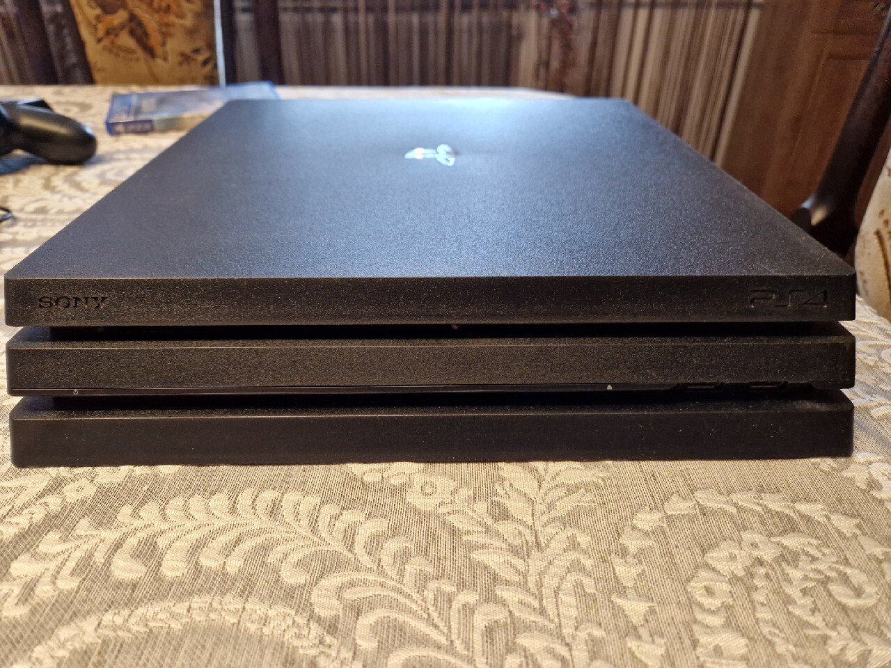 PlayStation 4 PRO plus podstawka chłodząca i gra Serock Kup teraz