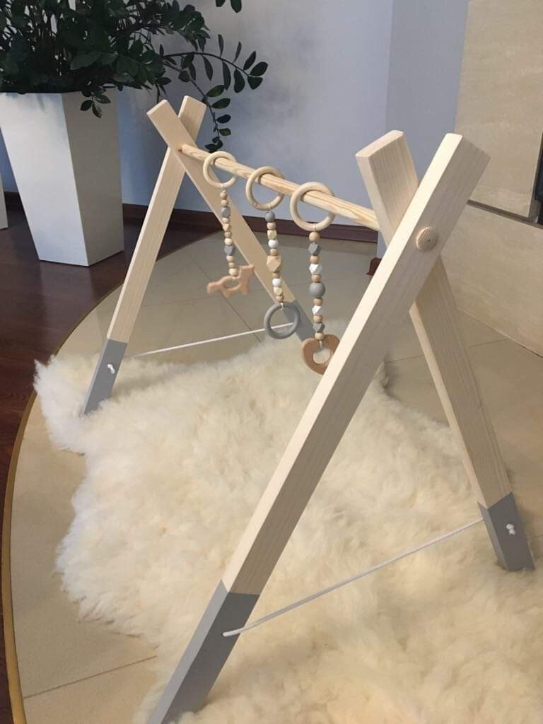 Baby gym stojak gimnastyczny z zawieszkami Rytwiany Kup teraz na