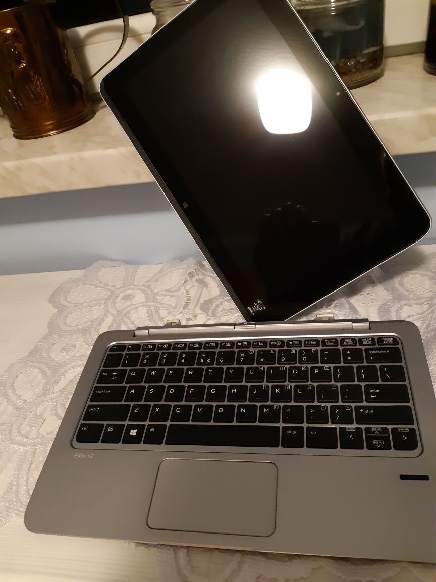 HP Elite X2 1011 G1 CORE M /8GB DD3 Tablet Laptop Zglobice