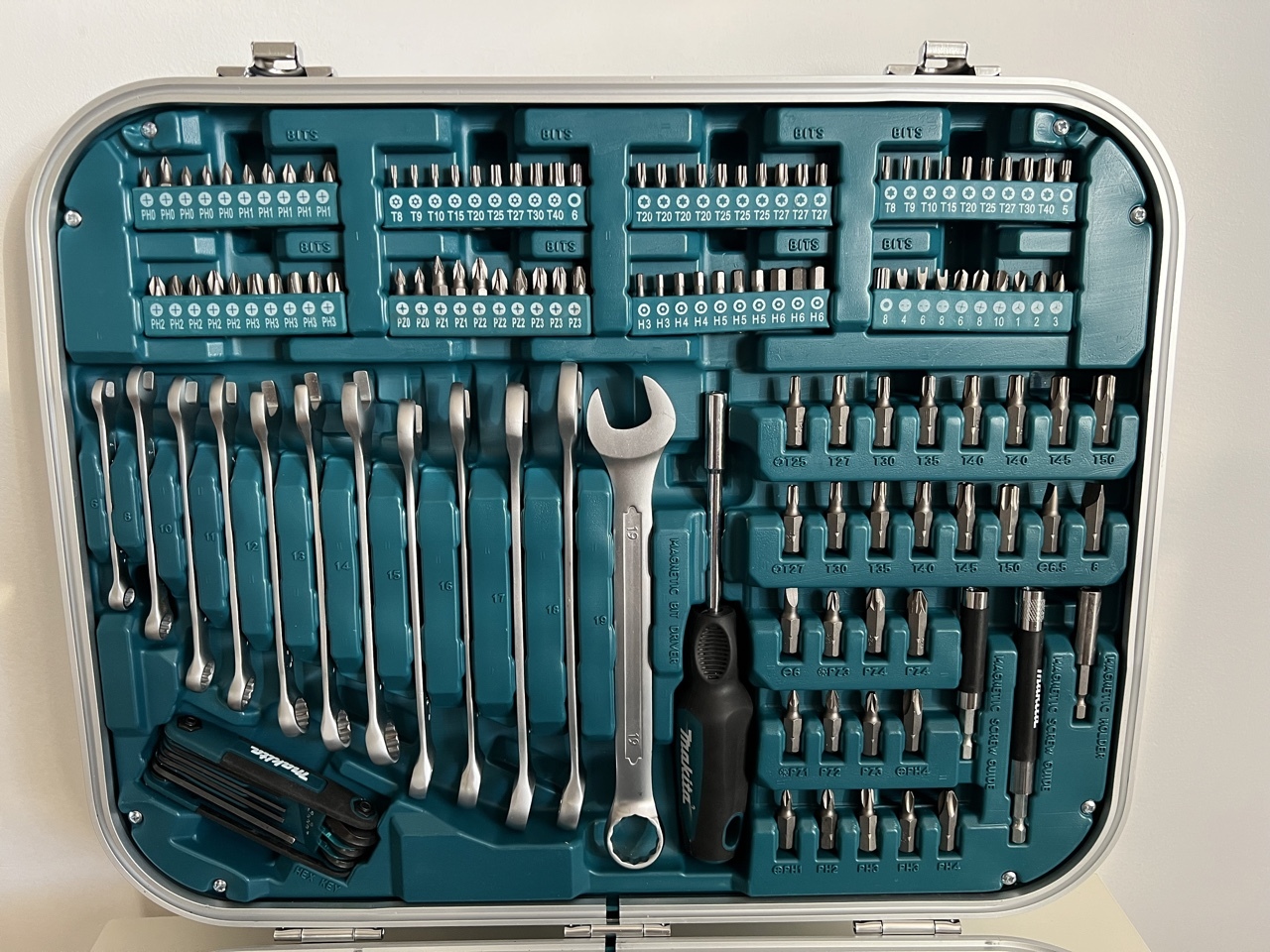 Nowy zestaw narzędzi Makita 227 elementów Ząbki Kup teraz na