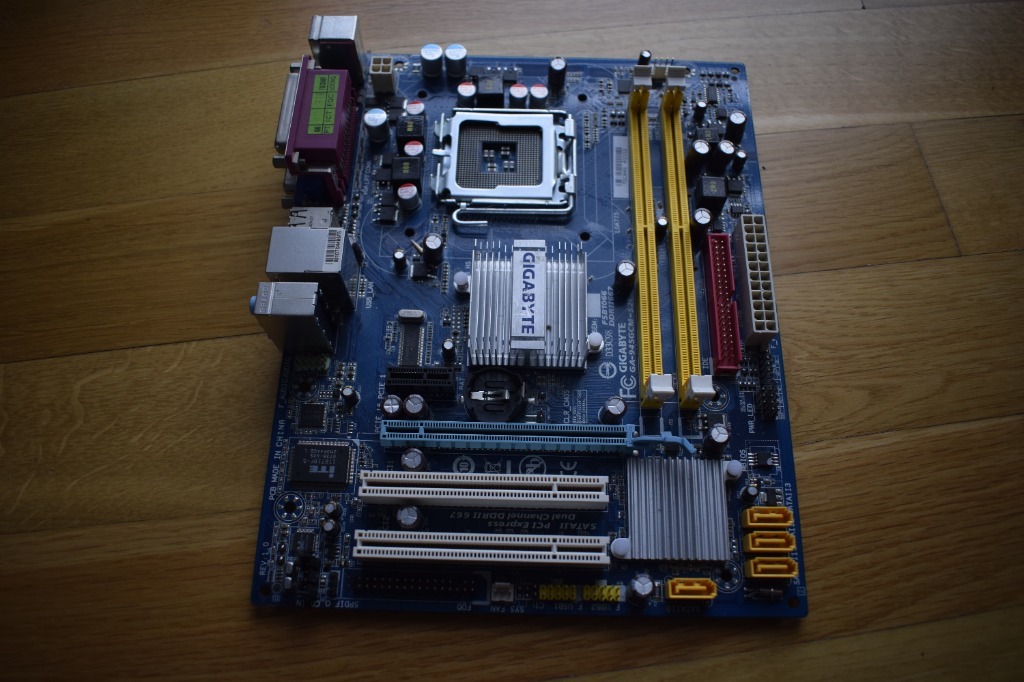 Gigabyte GA-945GCM-S2L | Poniec | Licytacja na Allegro Lokalnie