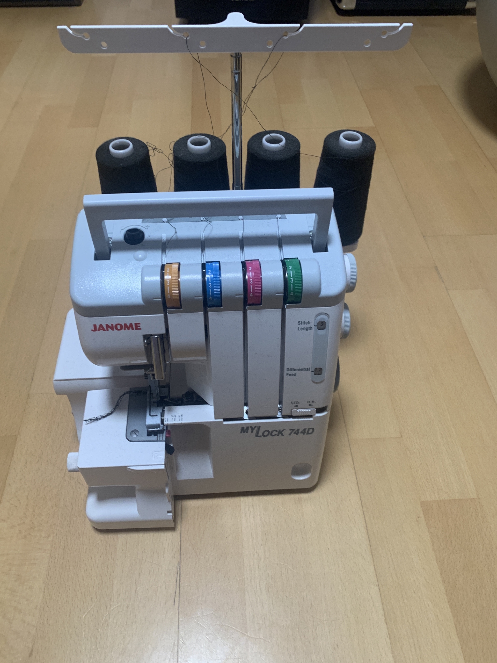Overlock JANOME MY LOCK 744D Józefosław Kup teraz na Allegro Lokalnie