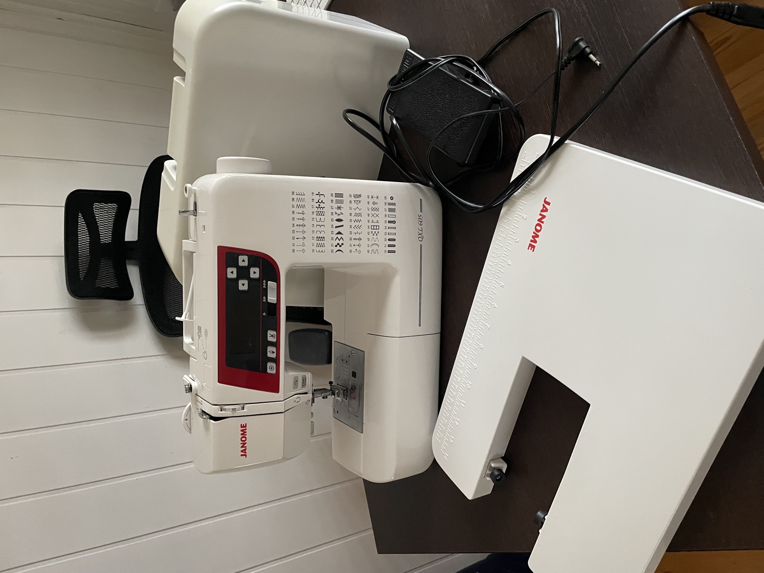 Maszyna do szycia Janome QXL605 ze stopką Zamość Kup teraz na