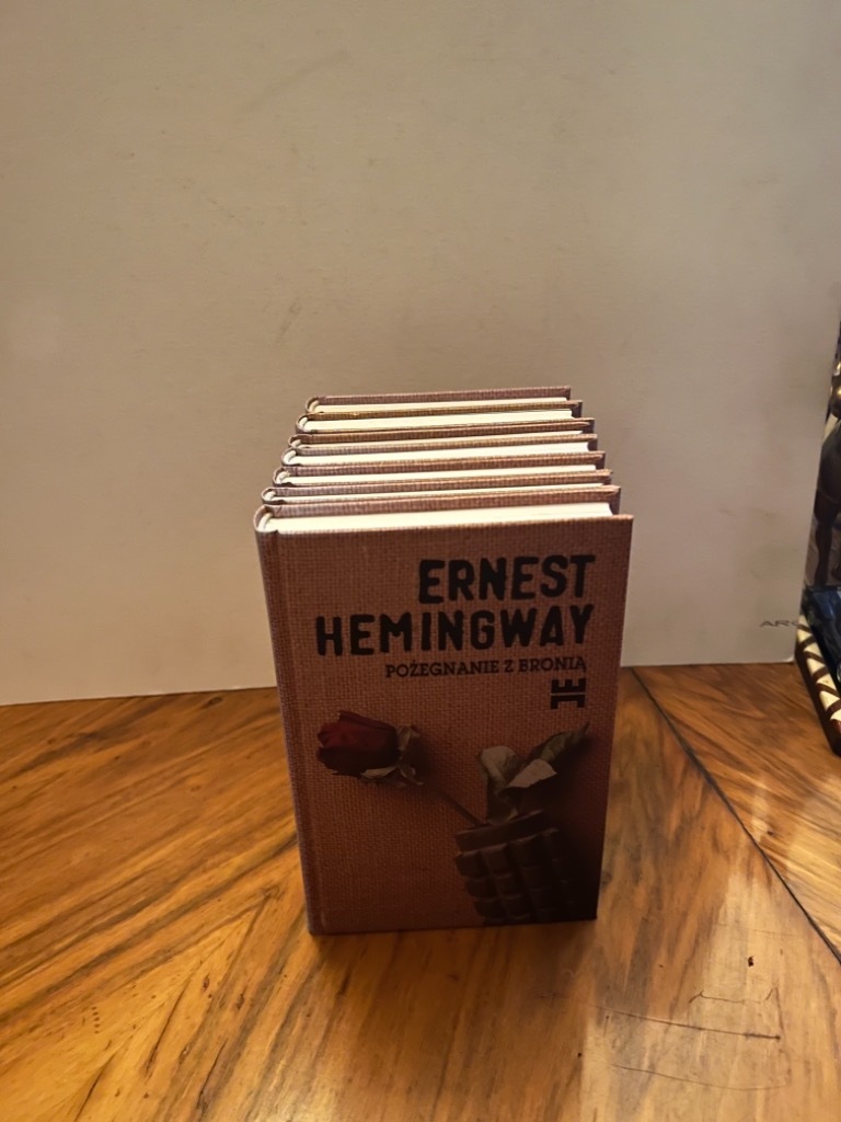 Hemingway Ruchome święto, Piąta kolumna wyd. Muza Łódź Licytacja na