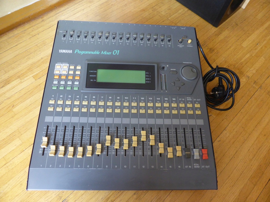 MIXER YAMAHA PROGRAMMABLE MIXER PROMIX 01 13756160163 oficjalne