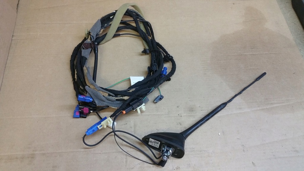 KUGA MK1 0812 ANTENA RADIOWA GPS AM5T18828DC 7870027744