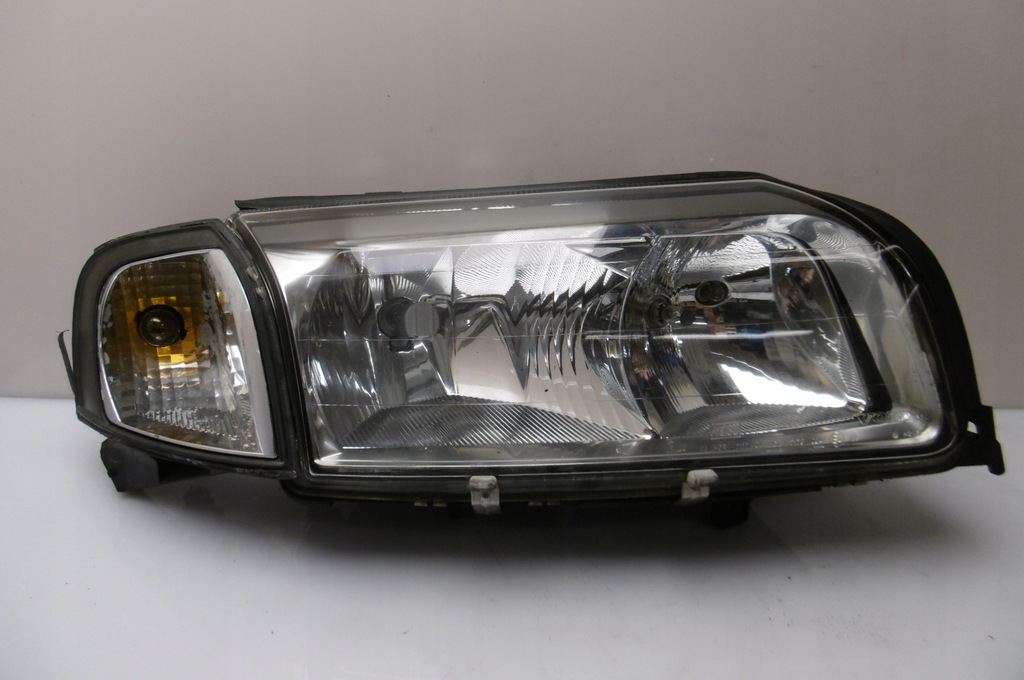 Volvo S80 Lampa VOLVO S80 LAMPA PRAWA PRZÓD PRZEDNIA KIERUNKOWSKAZ 8752294672