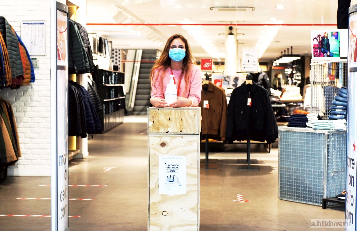 Going social during the outbreak in Paris: ways to go shopping