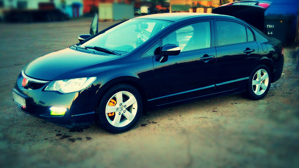 Honda Civic 4D (8G) 1.8 бензиновый 2007 на DRIVE2