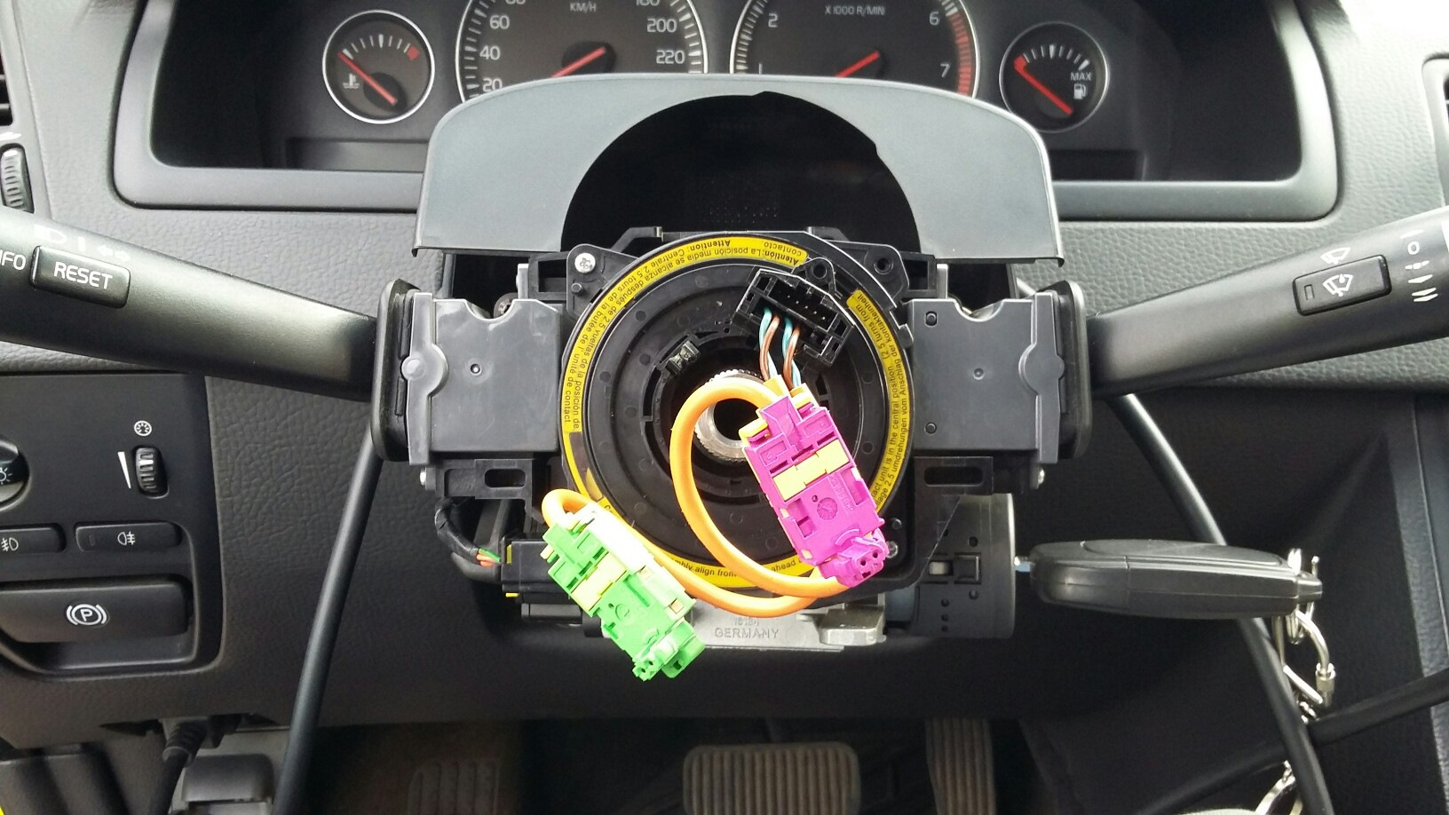 Antiskid service required 23 — бортжурнал Volvo XC90 V8 4.4 МОЩЬ