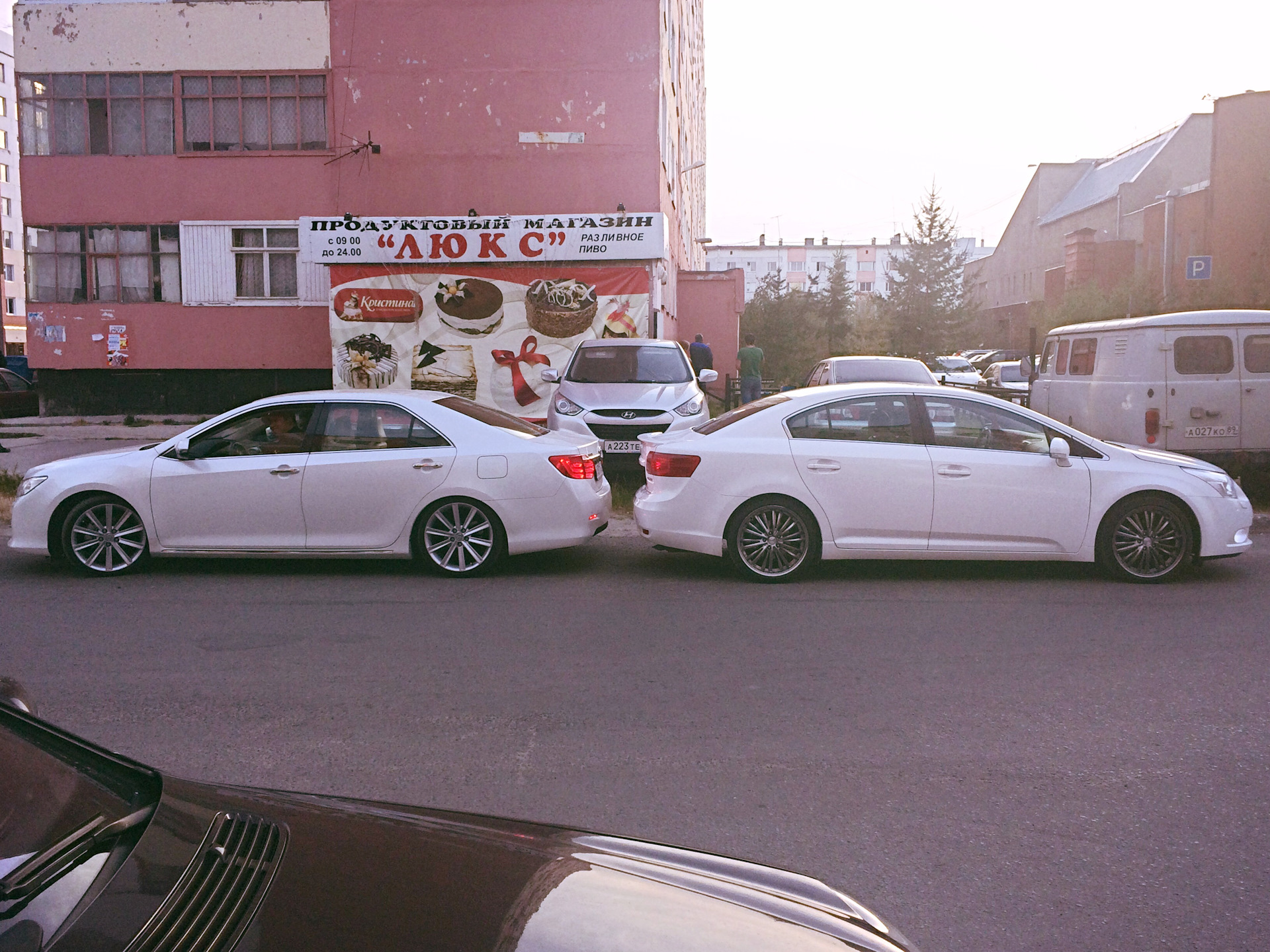 CAMRY VS AVENSIS — Toyota Avensis III, 1,8 л, 2011 года наблюдение