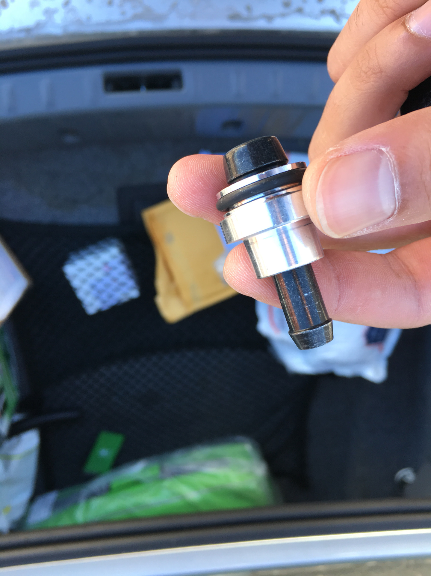 Приехал PCV клапан (pcv valve) — BMW 3 series Coupe (E92), 3 л, 2007