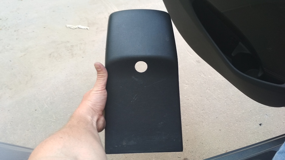 USB розетка для задних пассажиров. — Hyundai Elantra (5G), 1,6 л, 2015