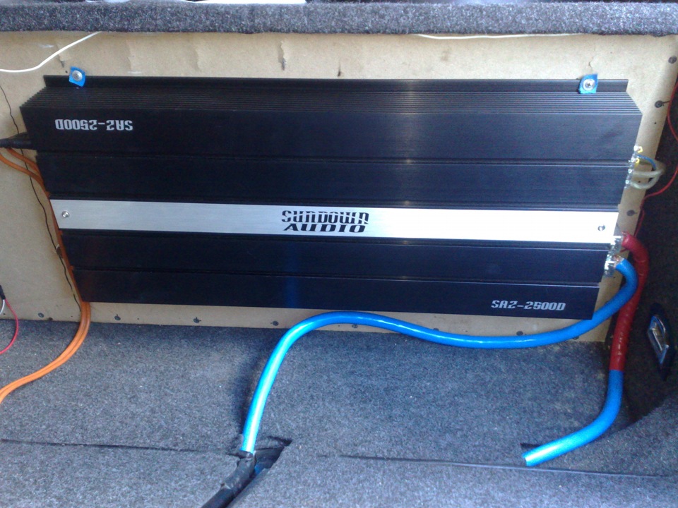 Продам 2 саба Sundown Audio SA 12D2 и усь SUNDOWN AUDIO SAZ2500D