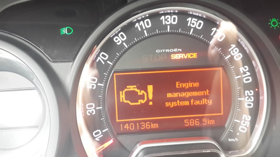 Engine management system faulty — Citroen C5 (2G), 2 л, 2008 года