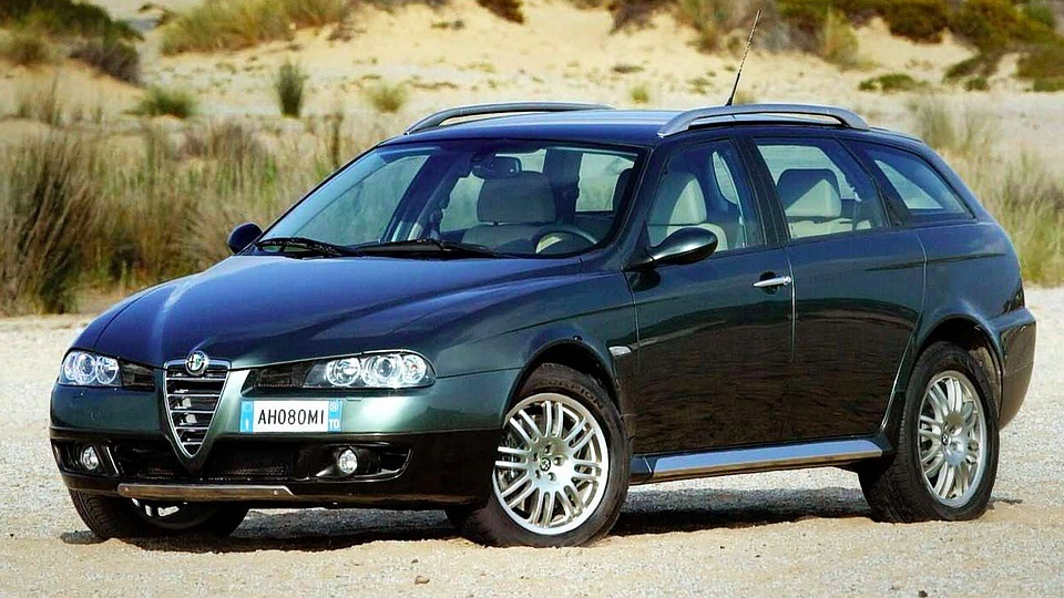 Alfa Romeo Crosswagon Q4. Car Reviews From Actual Car Owners With Photos On Drive2