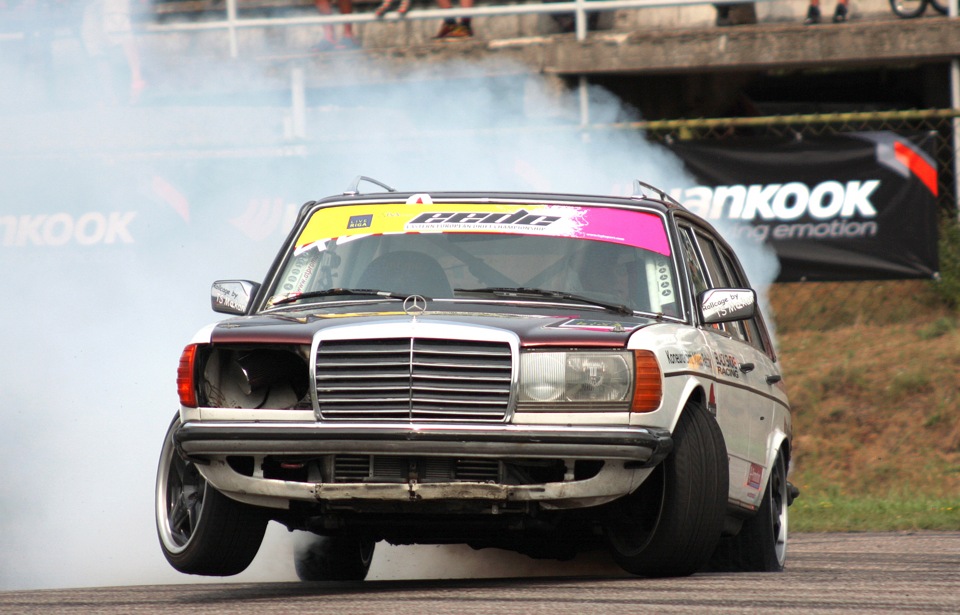 Mersedes 123 diesel drift (валит боком) — DRIVE2