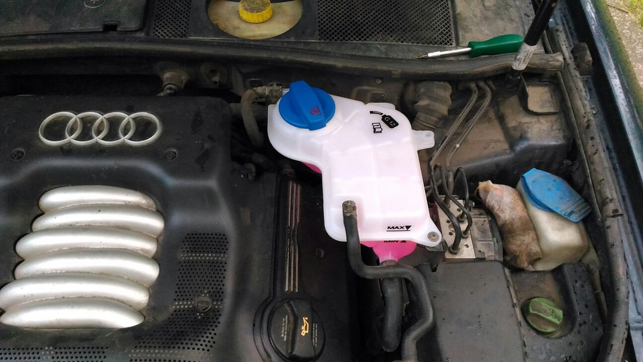 2001 audi a4 coolant leak