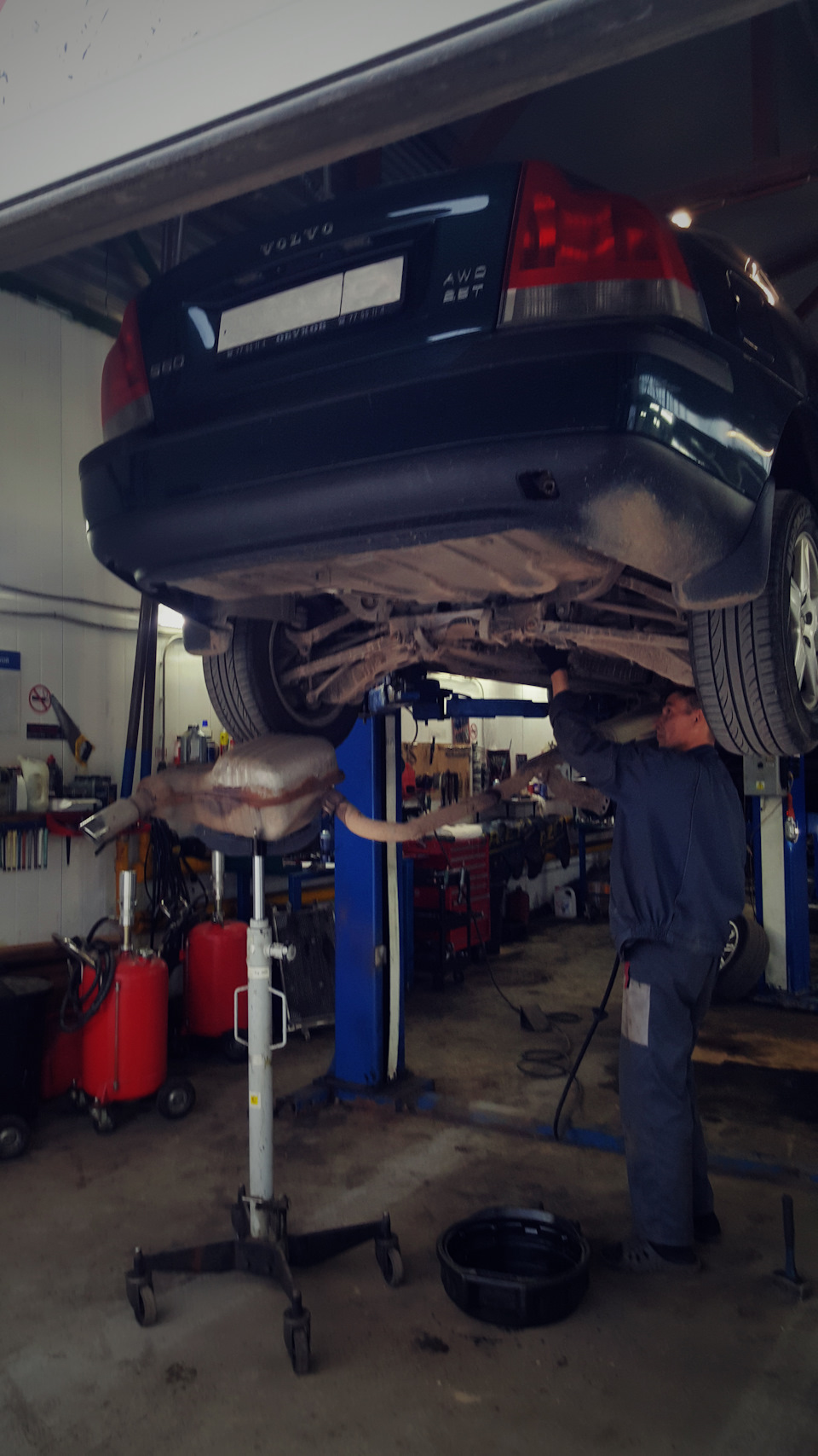 Antiskid service required — Volvo S60 (1G), 2,5 л, 2004 года визит