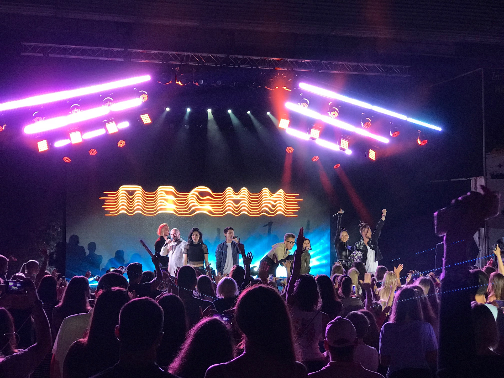 При покупке автомобиля Land Rover, отпуск на Тенерифе за наш счет