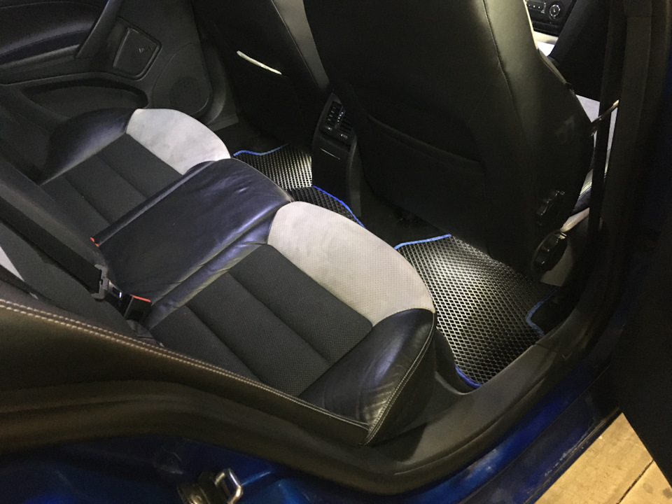 Фотографии с обложки журнала. Один из самых красивых кузовов АУДИ за