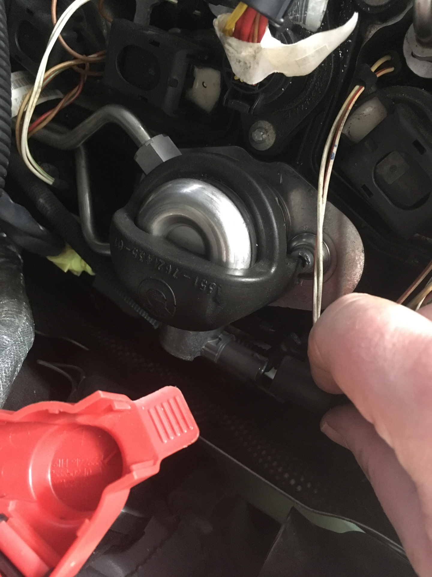 11A002 — High Pressure Fuel System Pressure too low — BMW 5 series