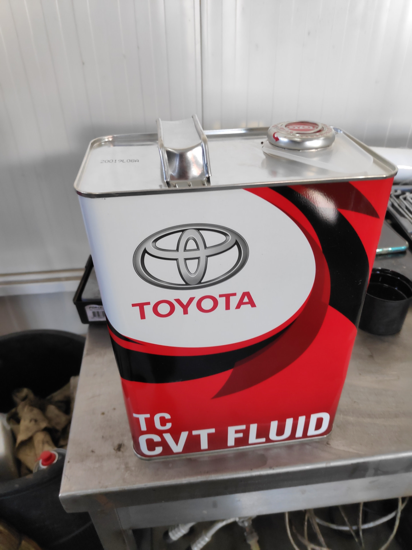 Замена масла в коробке — Toyota Prius V, 1,8 л, 2015 года визит на