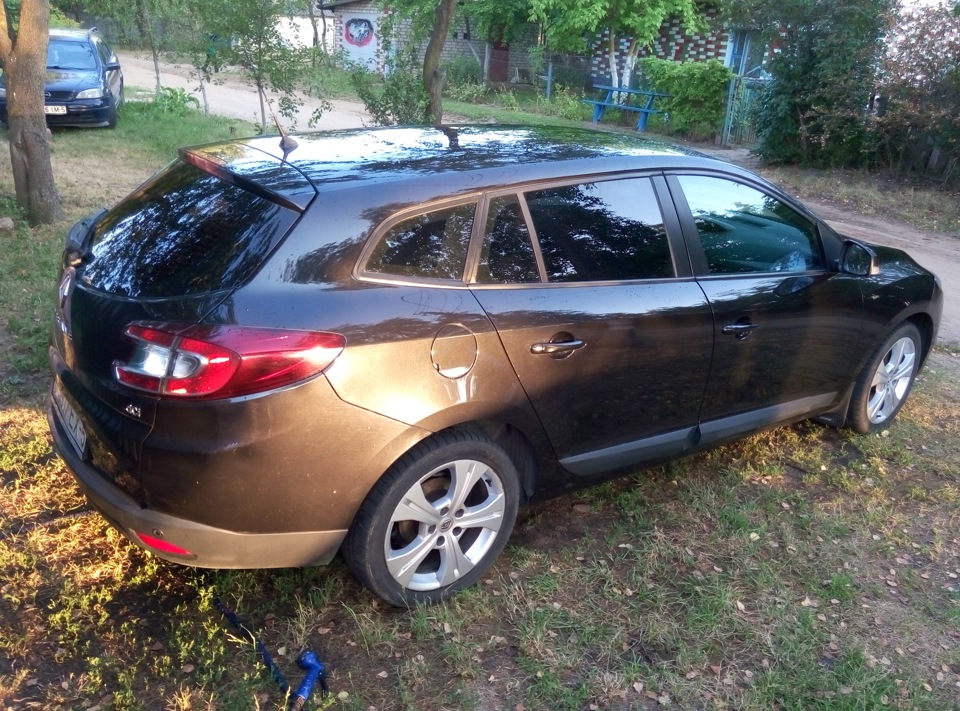 Turtle Color Magic Black. — Renault Megane III, 1,5 л, 2010 года