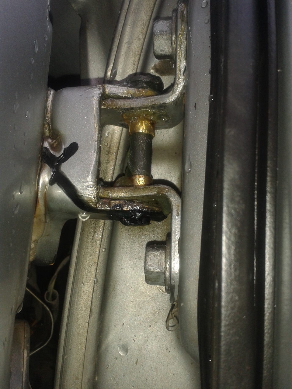 Провисание двери — Nissan March (K11), 1 л, 2001 года кузовной ремонт