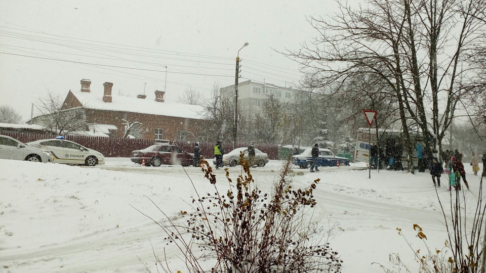 Зимняя резина. Kumho kw31 — Hyundai Tucson (JM), 2 л., 2007 года шины