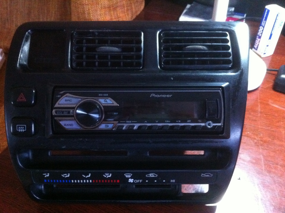 Pioneer mvh150ub — Toyota Corolla (100), 1,5 л., 1994 года автозвук