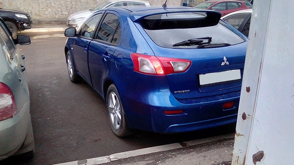 Mitsubishi Lancer Sportback 1.8 бензиновый 2009 на DRIVE2