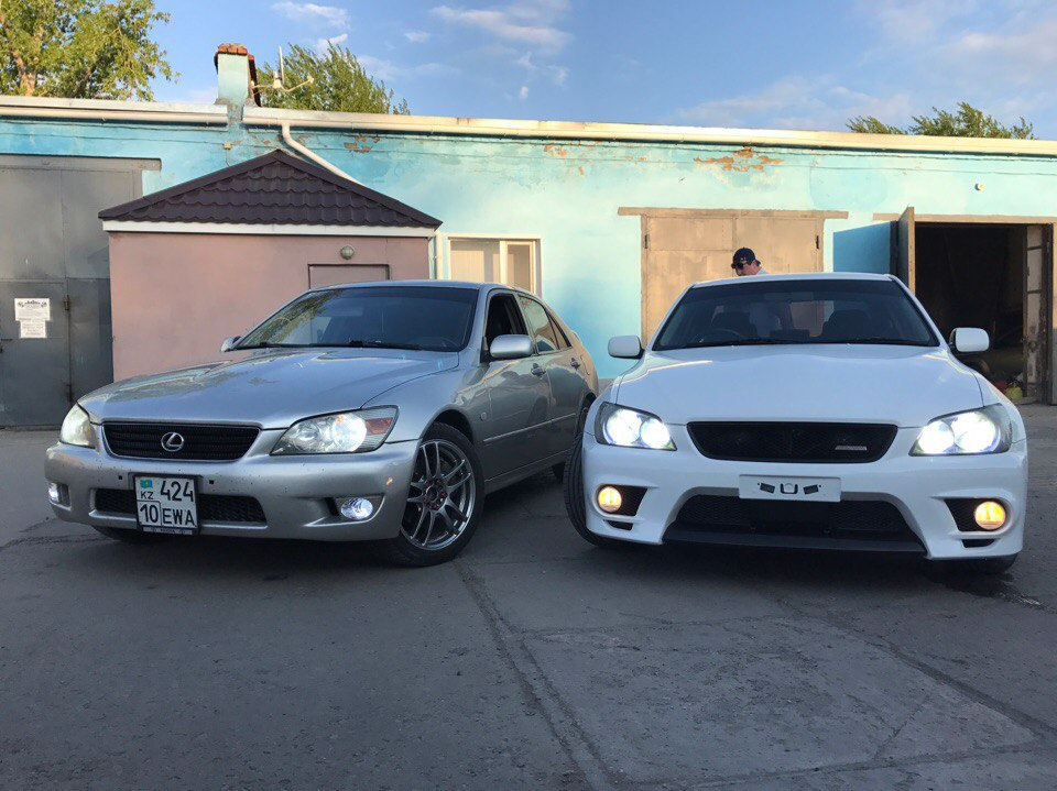 Lexus Is 200 VS Toyota Altezza — Lexus IS, 2 л, 2001 года встреча