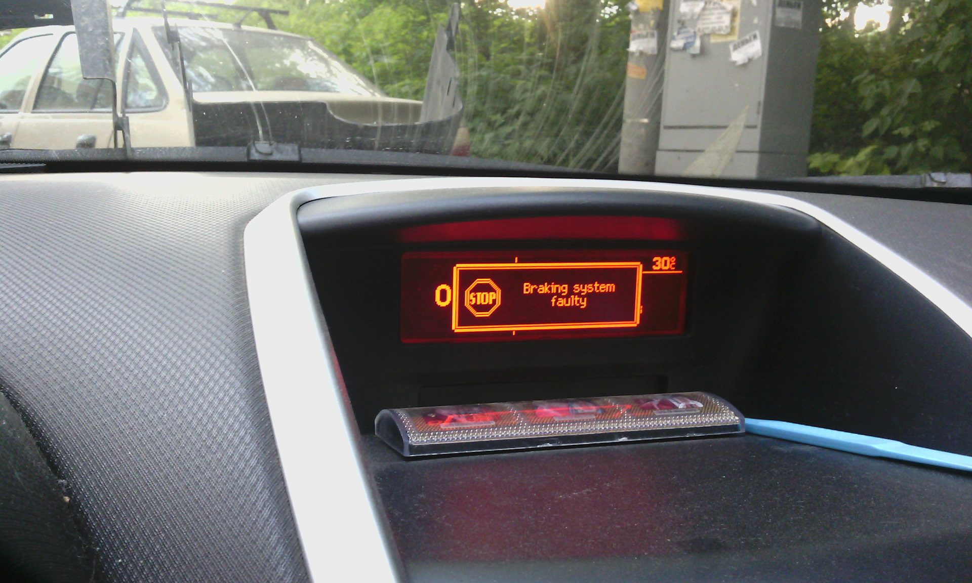 I need help…( (вылезли ошибки — ABS braking system faulty, braking system faulty, power