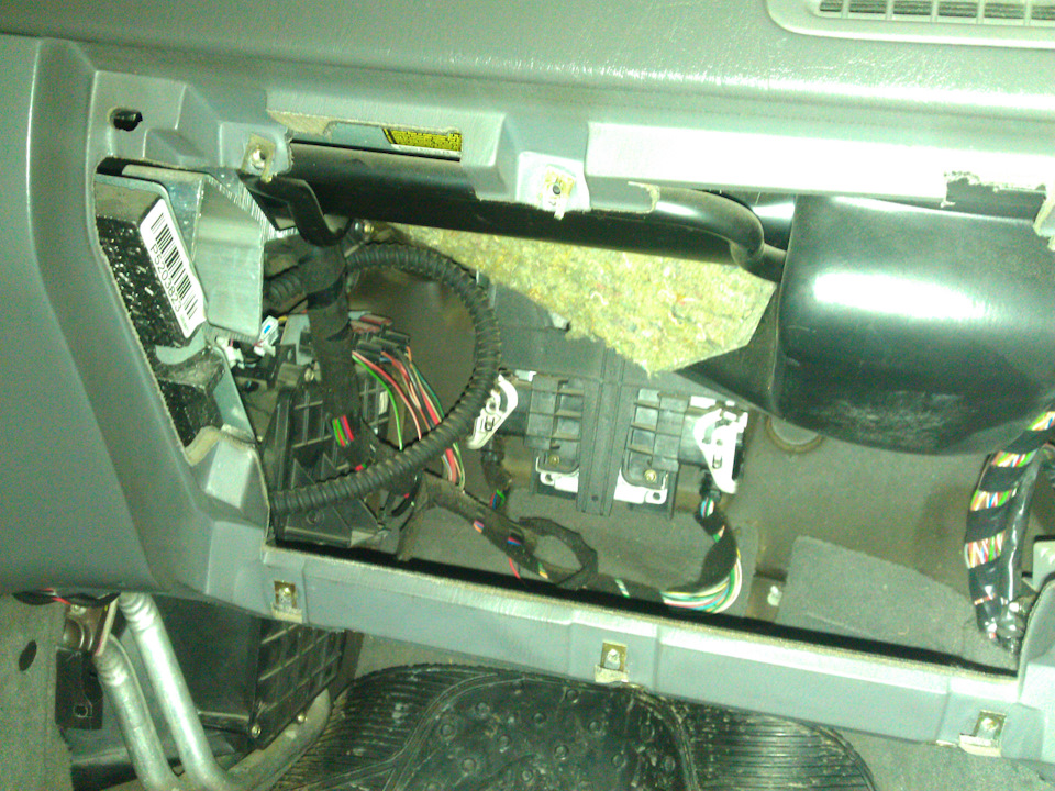 Ремонт привода потока воздуха лицолобовоеноги — Saab 95, 2,3 л., 2002 года своими руками