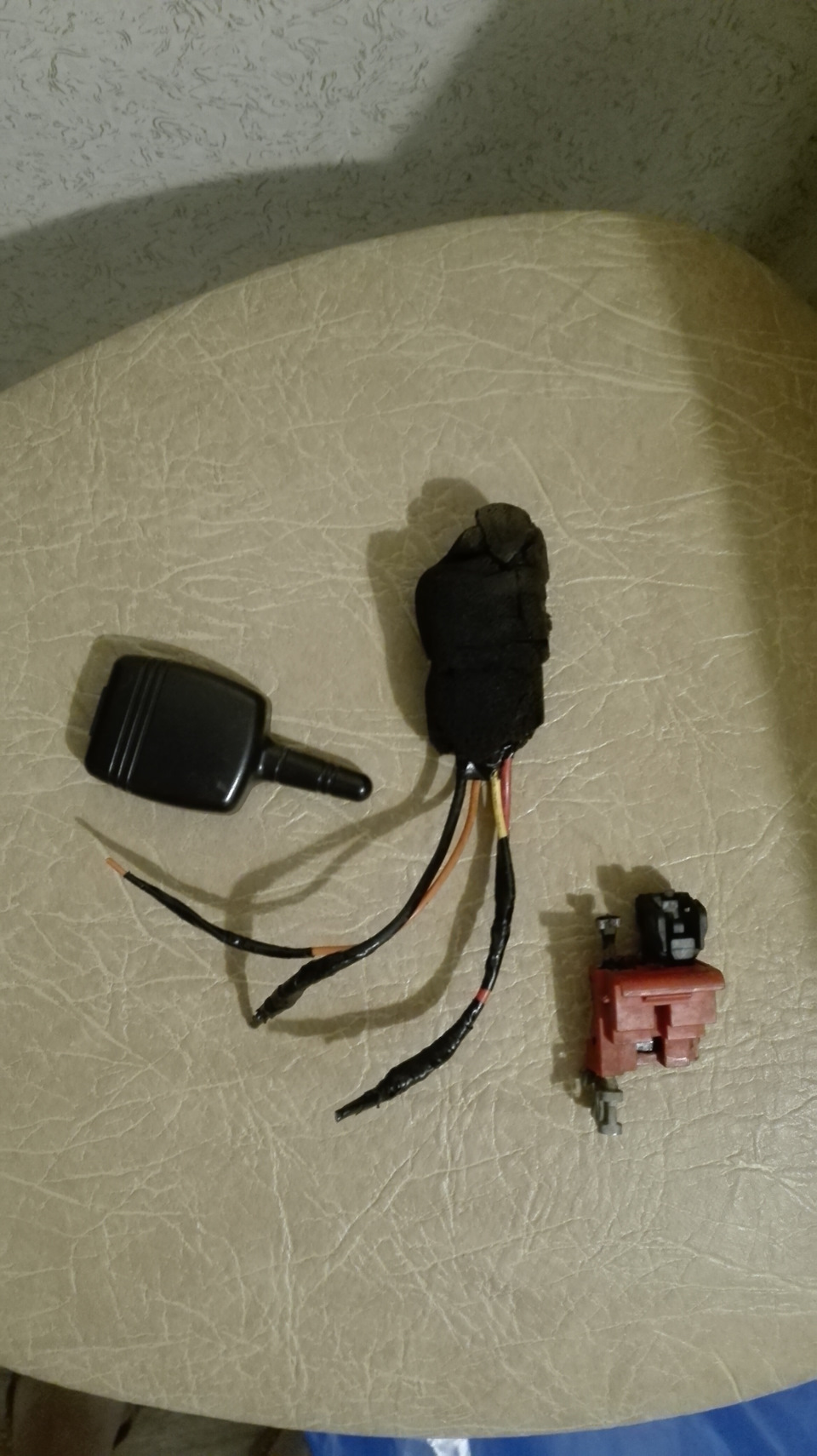 Чтото гдето сломалось и починилось — Nissan March (K11), 1 л, 2000