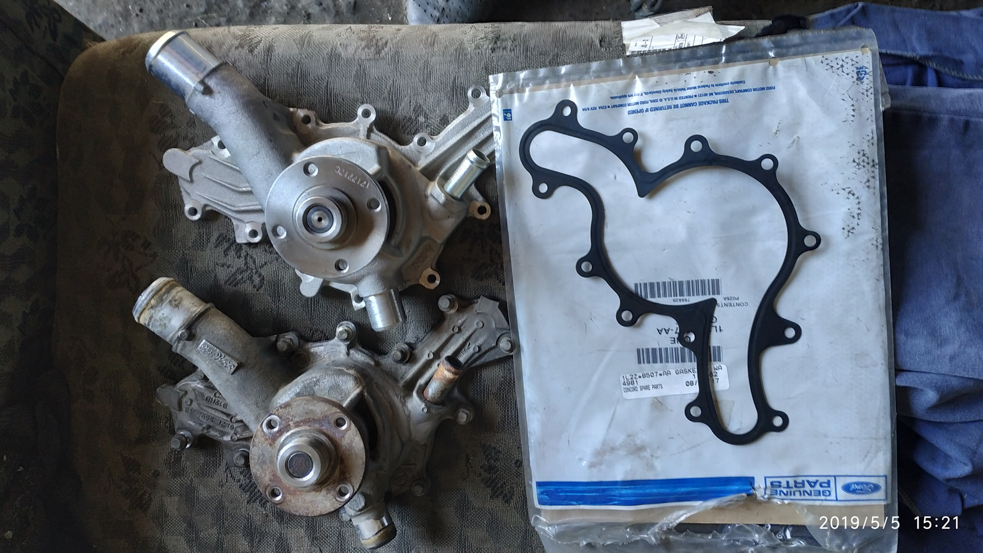 Радиатор, помпа — Ford Explorer (4G), 4 л, 2008 года своими руками