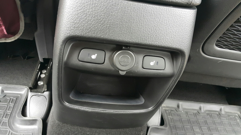 Usb розетка — KIA Sorento (2G), 2,4 л., 2015 года аксессуары DRIVE2