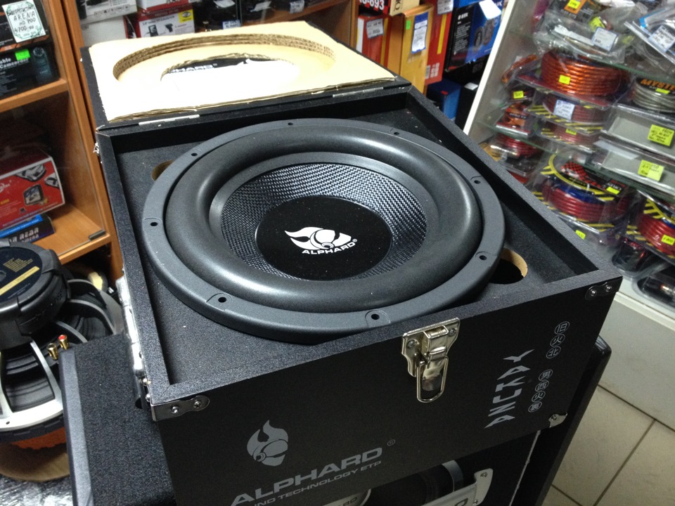 Новый сабвуфер KENWOOD KFCW3013 — LADA 21124, 1,6 л., 2008 года