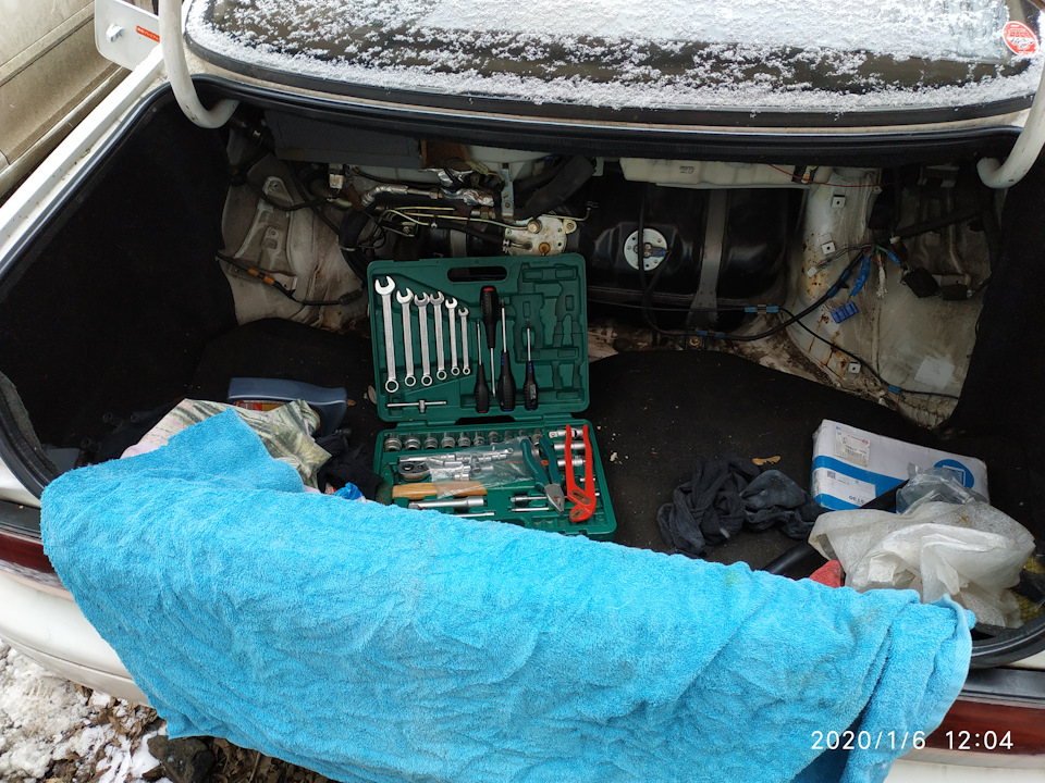 Зеркало с системой управления воротами и шлагбаумами Homelink® — KIA Sorento (2G), 2,4 л, 2014