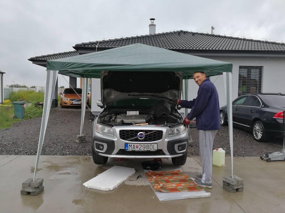 Engine oil replaced and Transmission oil flush. — Volvo XC70 III, 2,4 л