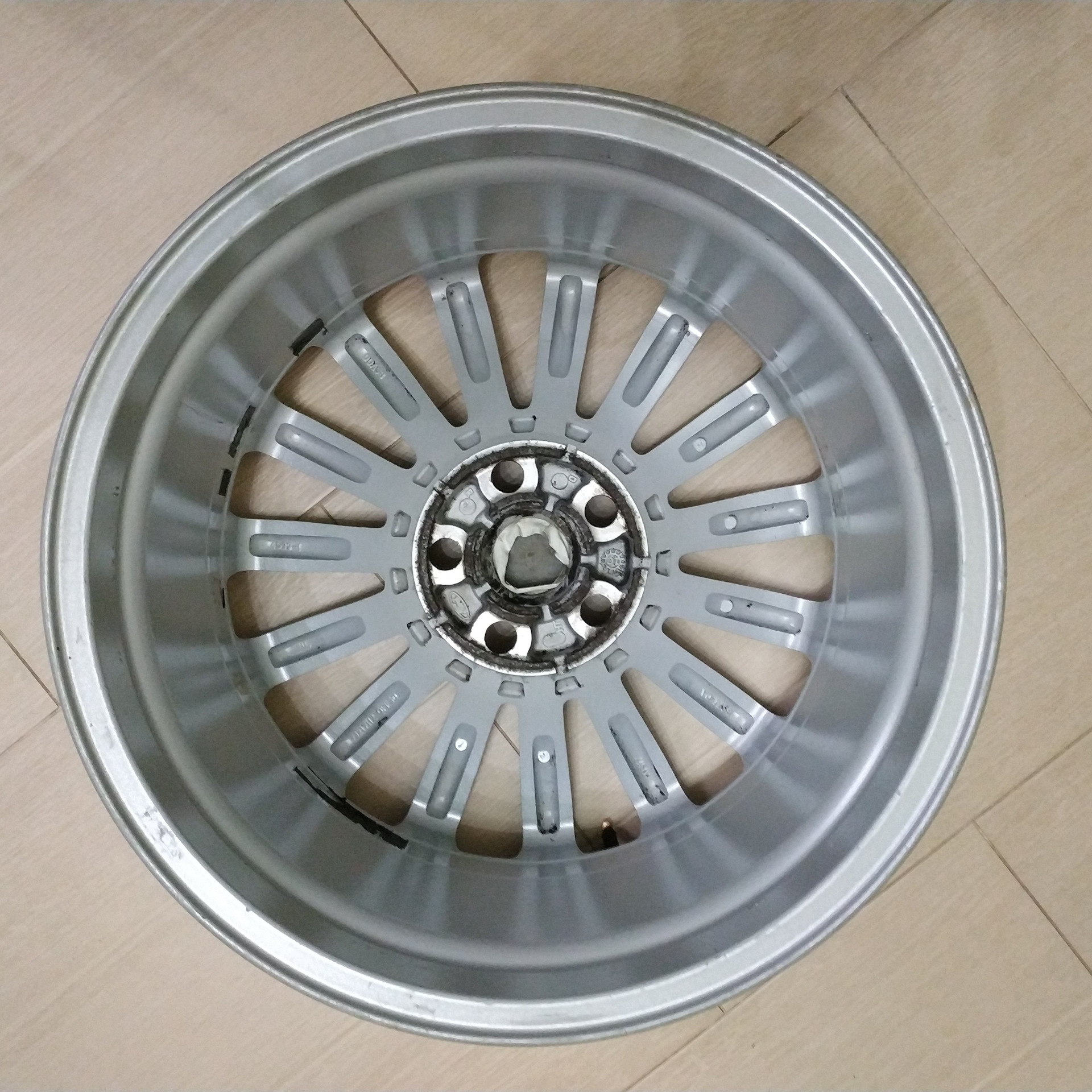 Лампы задних фонарей — Skoda Yeti, 1,8 л, 2013 года плановое ТО DRIVE2