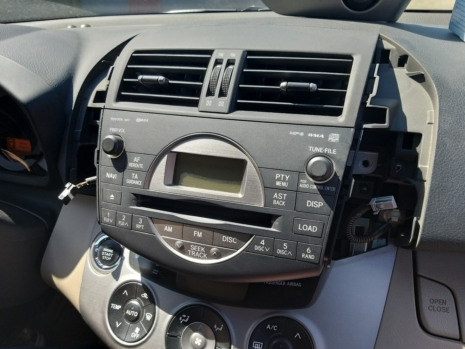 Установка Yatour Usb Mp3 адаптера Toyota Rav4 3 поколение — Adaptercar
