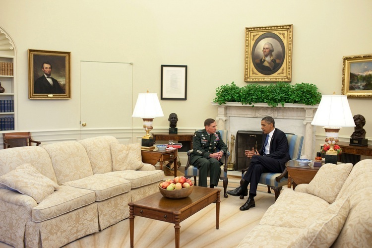 Redecorated Oval Office Turns RightWingers into Design Critics