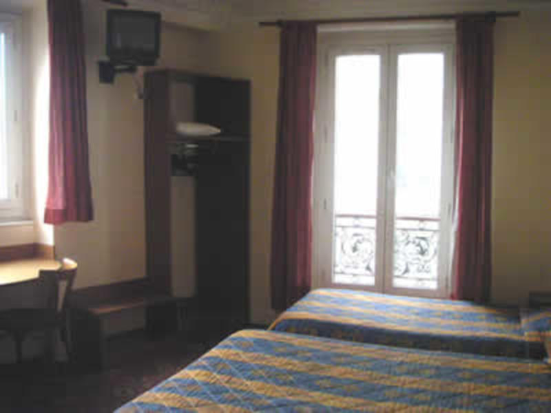 Grand Hotel Magenta, Paris Book Hotel at