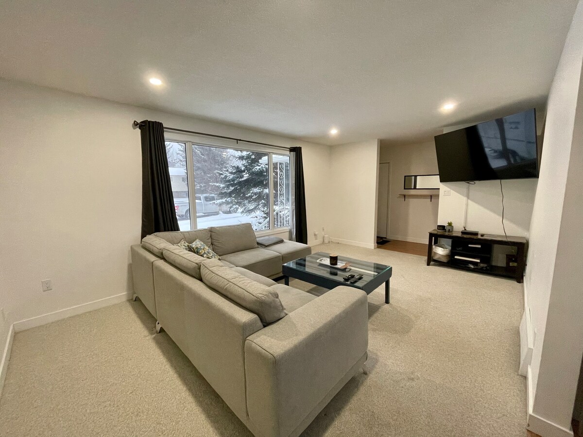 Main floor of house close to amenities. Houses for Rent in Hinton