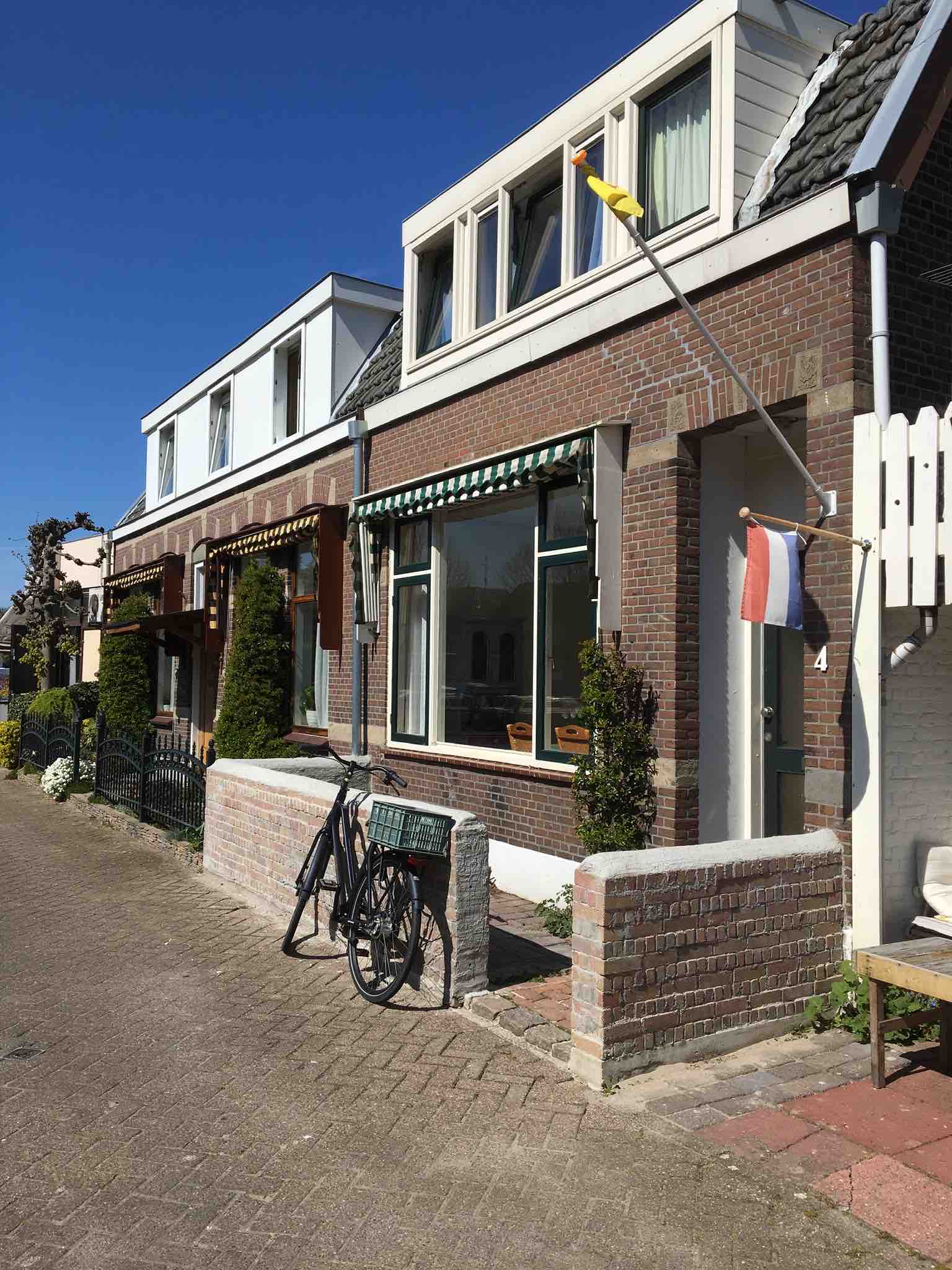 Mooi huisje aan de Haven, 5 km. naar het strand. Huizen te Huur in