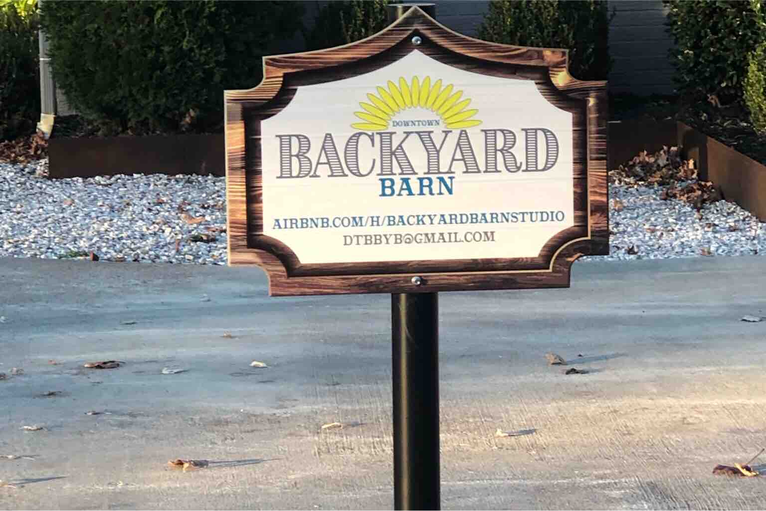 Bikein/Bikeout Downtown Backyard Barn Studio Guesthouses for Rent